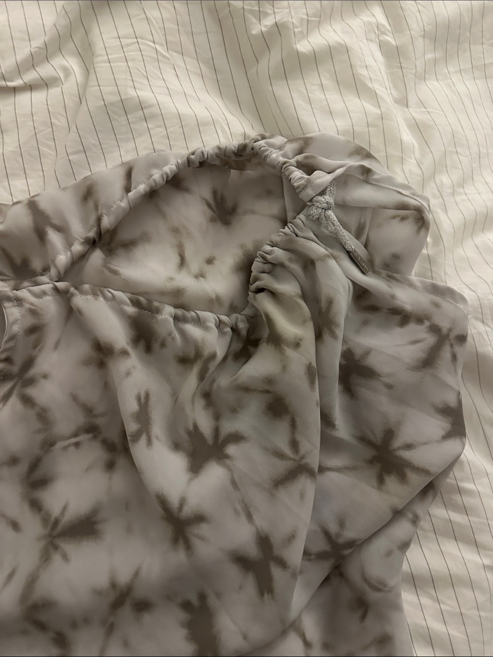 Juicy Couture Cold Shoulder Tie-Dye Blouse Brown and Cream - L - Picture 4 of 7